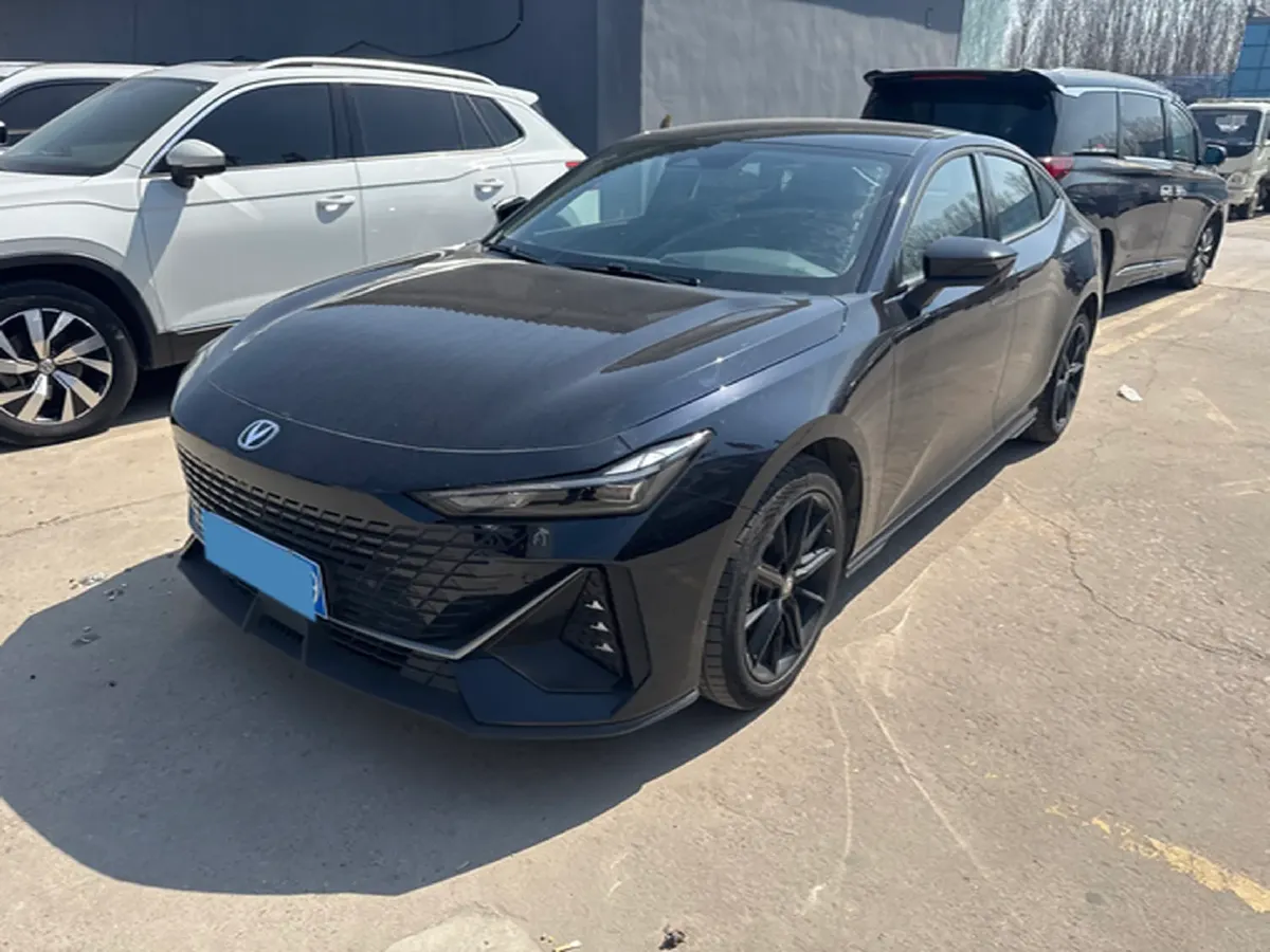 2023 ChangAn UNI-V 1.5T 188HP L4 7DCT,autocango,china used car exporter,china ev exporter,chinese used car exporter,chinese used ev exporter