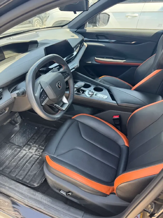 2023 ChangAn UNI-V 1.5T 188HP L4 7DCT,autocango,china used car exporter,china ev exporter,chinese used car exporter,chinese used ev exporter