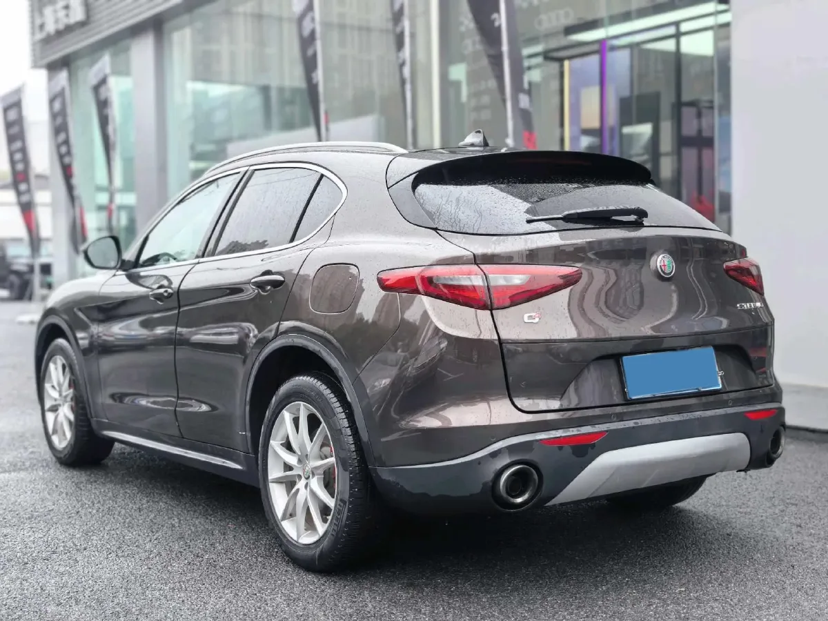 2017 Jaguar XE 2.0T 240HP L4 8AT,autocango,china used car exporter,china ev exporter,chinese used car exporter,chinese used ev exporter