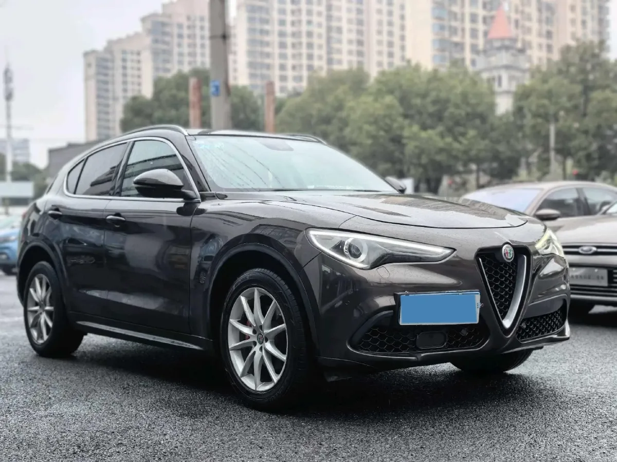 2017 Jaguar XE 2.0T 240HP L4 8AT,autocango,china used car exporter,china ev exporter,chinese used car exporter,chinese used ev exporter