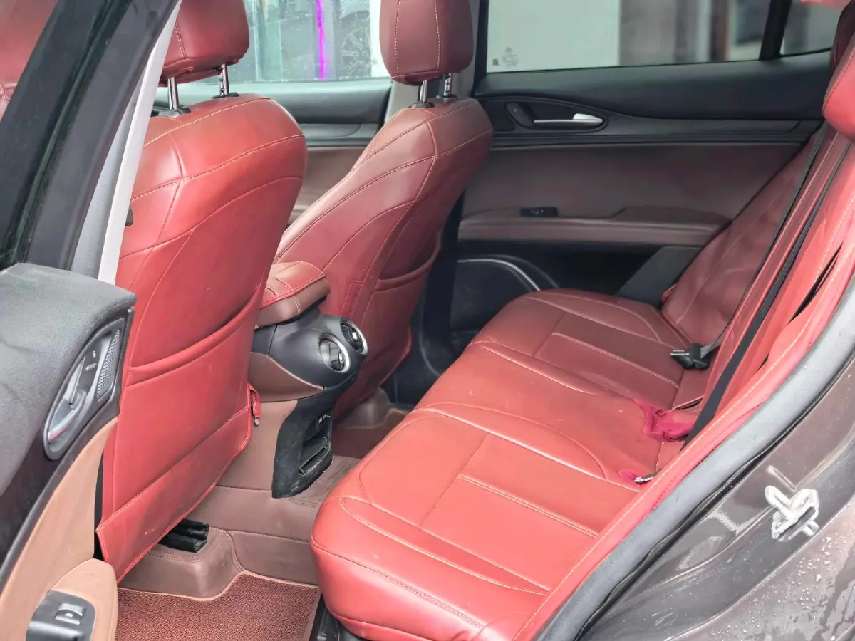 2017 Jaguar XE 2.0T 240HP L4 8AT,autocango,china used car exporter,china ev exporter,chinese used car exporter,chinese used ev exporter