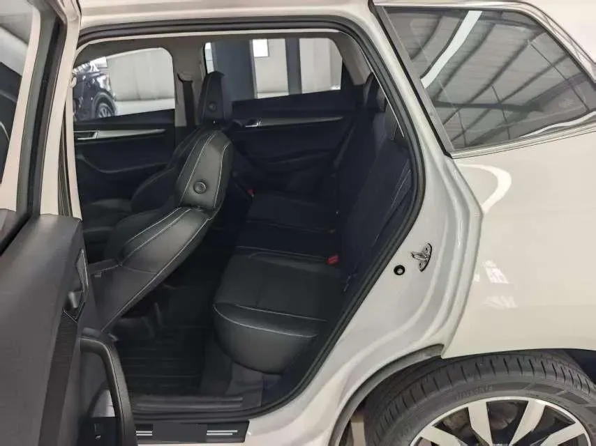 2020 Skoda Karoq 1.4T 150HP L4 7DCT,autocango,china used car exporter,china ev exporter,chinese used car exporter,chinese used ev exporter