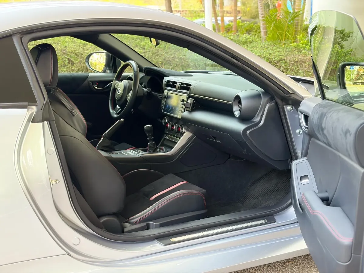 2022 Subaru BRZ 2.4L 234HP H4 6MT,autocango,china used car exporter,china ev exporter,chinese used car exporter,chinese used ev exporter