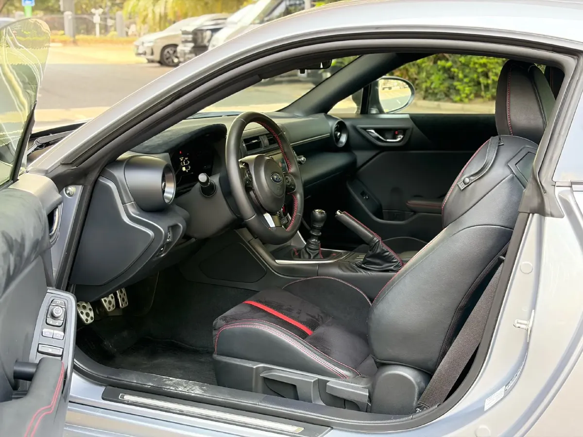 2022 Subaru BRZ 2.4L 234HP H4 6MT,autocango,china used car exporter,china ev exporter,chinese used car exporter,chinese used ev exporter