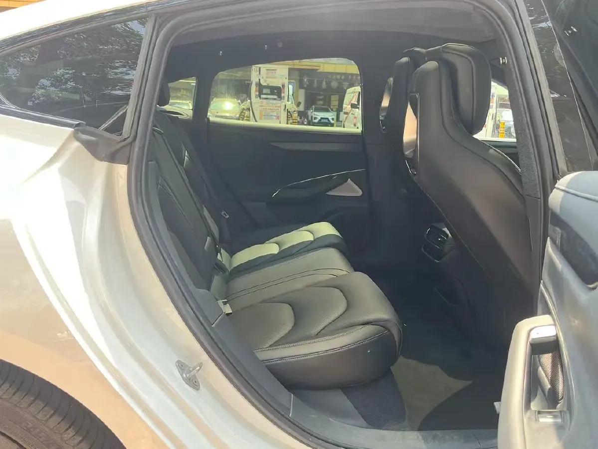 2024 MI SU7 BEV 73.6KWH,autocango,china used car exporter,china ev exporter,chinese used car exporter,chinese used ev exporter