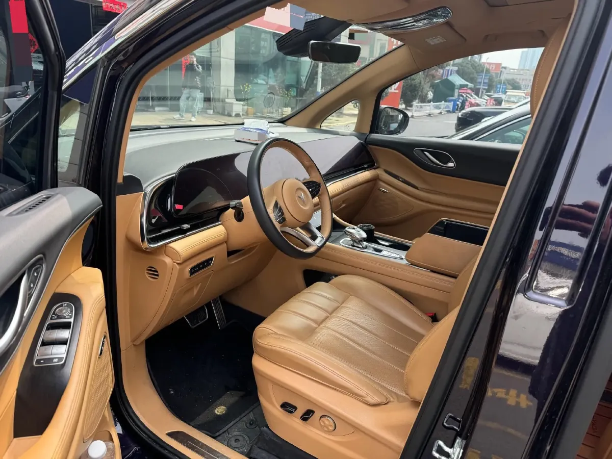 2022 Voyah Dream 1.5T 136HP L4 PHEV 25.57KWH,autocango,china used car exporter,china ev exporter,chinese used car exporter,chinese used ev exporter