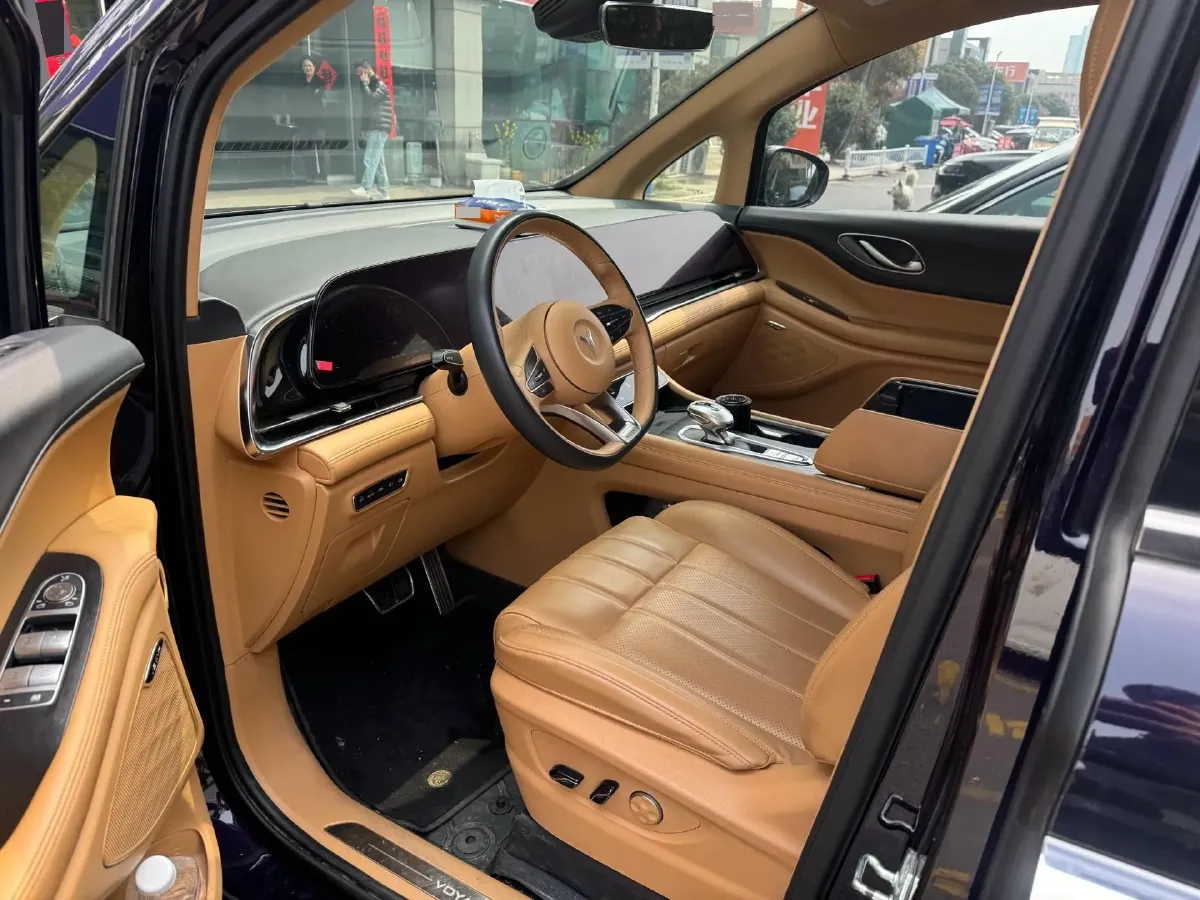 2022 Voyah Dream 1.5T 136HP L4 PHEV 25.57KWH,autocango,china used car exporter,china ev exporter,chinese used car exporter,chinese used ev exporter