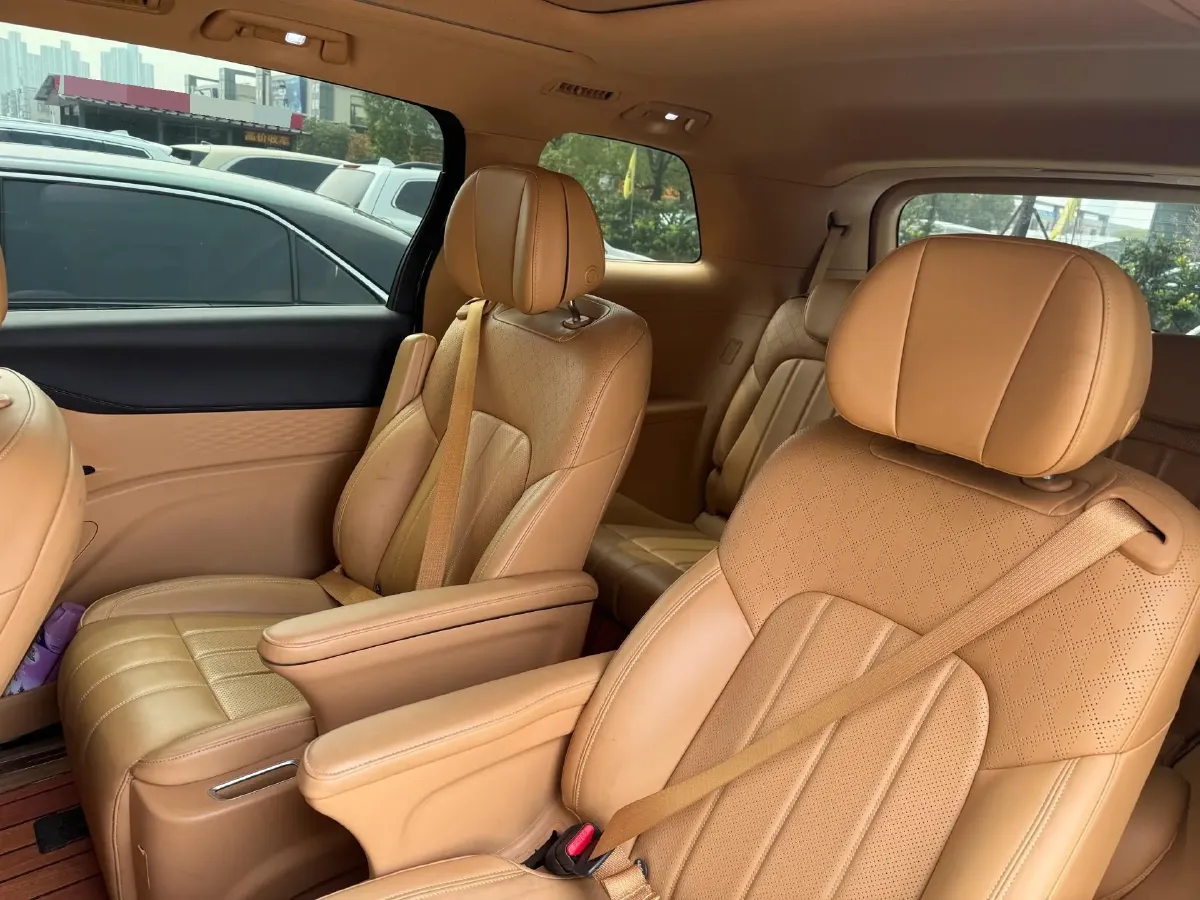 2022 Voyah Dream 1.5T 136HP L4 PHEV 25.57KWH,autocango,china used car exporter,china ev exporter,chinese used car exporter,chinese used ev exporter