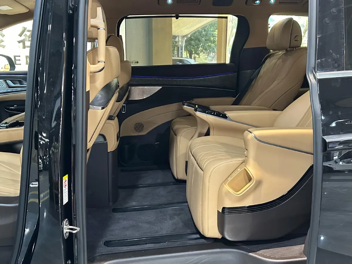 2025 Denza D9 1.5T 156HP L4 E-CVT PHEV 40KWH,autocango,china used car exporter,china ev exporter,chinese used car exporter,chinese used ev exporter