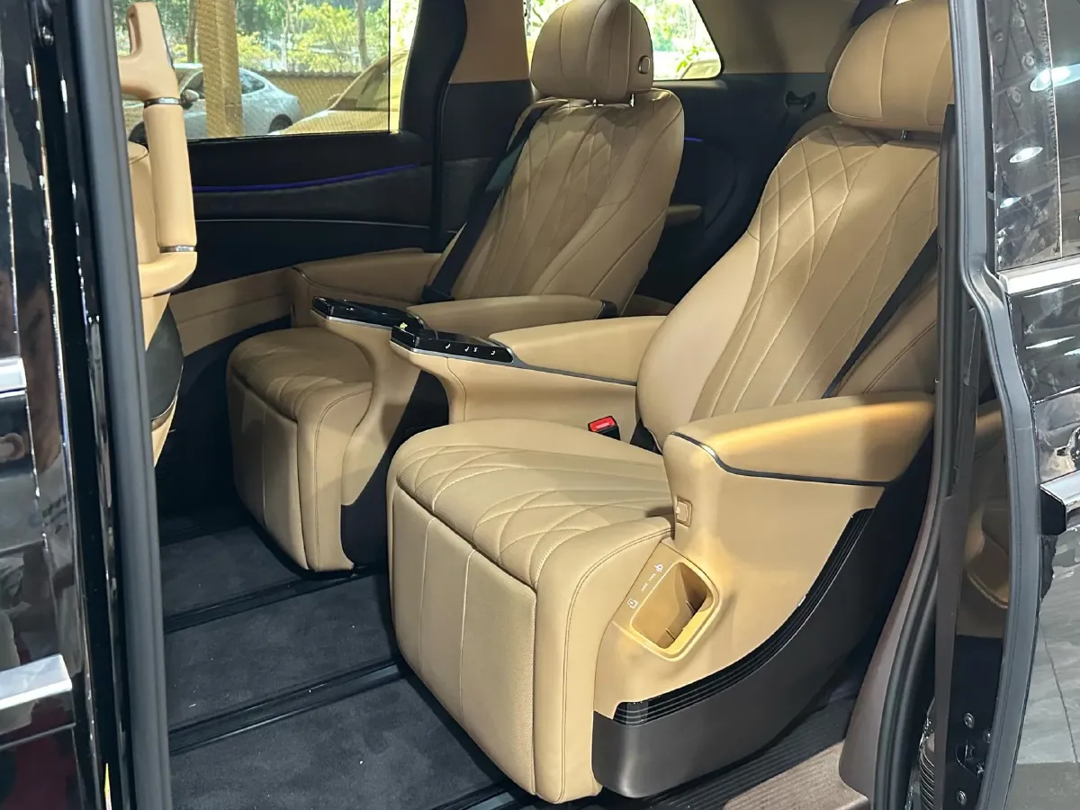 2025 Denza D9 1.5T 156HP L4 E-CVT PHEV 40KWH,autocango,china used car exporter,china ev exporter,chinese used car exporter,chinese used ev exporter