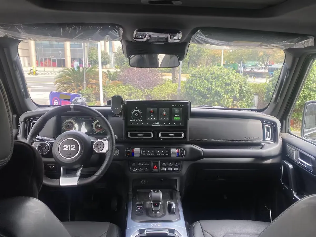 2025 212 212 T01 2.0T 252HP L4 8AT,autocango,china used car exporter,china ev exporter,chinese used car exporter,chinese used ev exporter