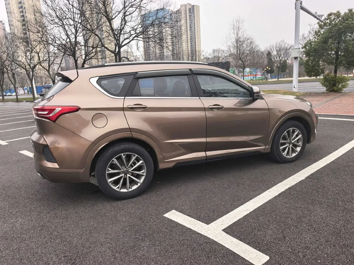 2020 Jetour X70 1.5T 156HP L4 6DCT,autocango,china used car exporter,china ev exporter,chinese used car exporter,chinese used ev exporter