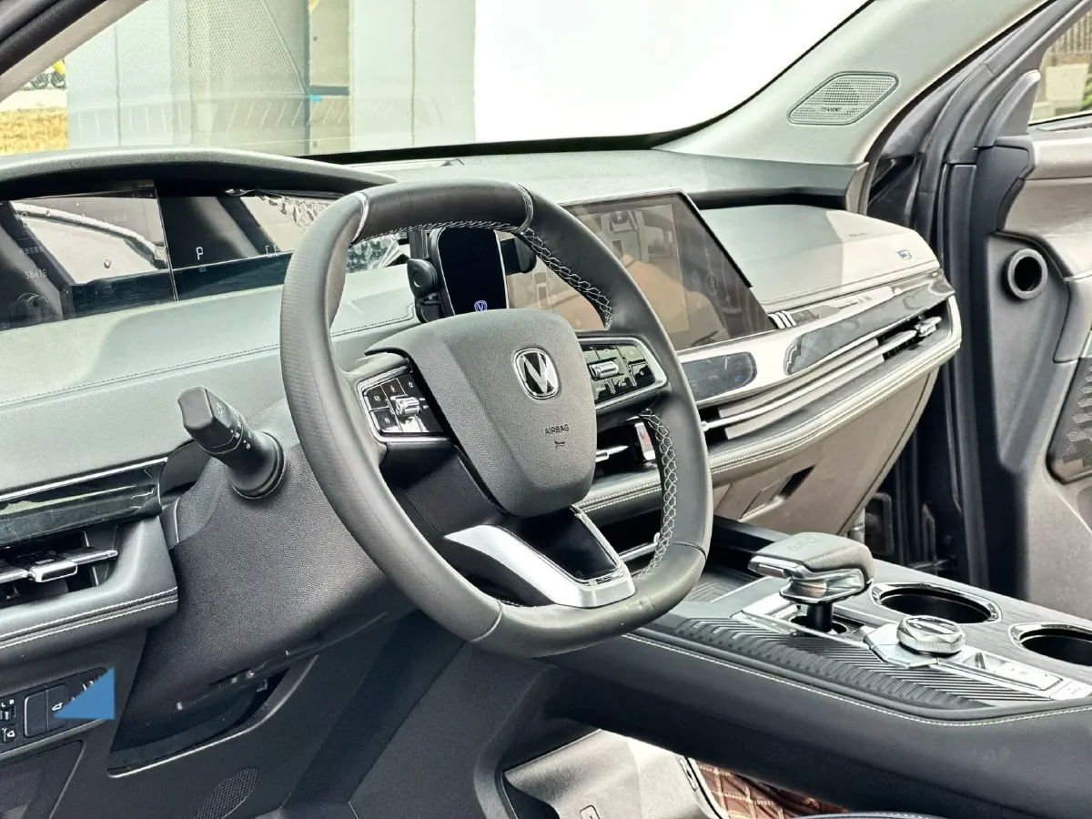 2023 ChangAn UNI-K 2.0T 233HP L4 8AT,autocango,china used car exporter,china ev exporter,chinese used car exporter,chinese used ev exporter