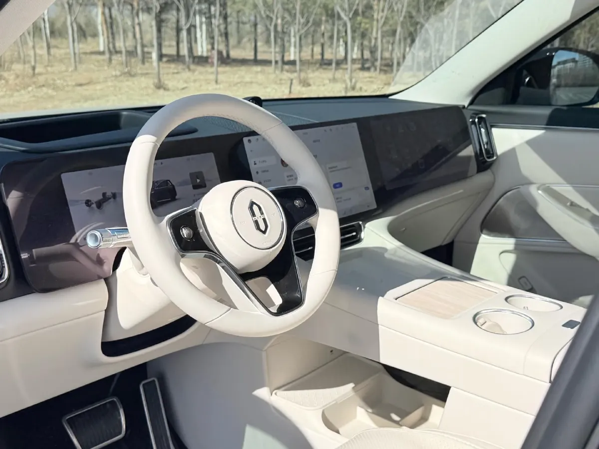 2025 AITO AITO M8 REEV 160HP REEV 53.4KWH,autocango,china used car exporter,china ev exporter,chinese used car exporter,chinese used ev exporter