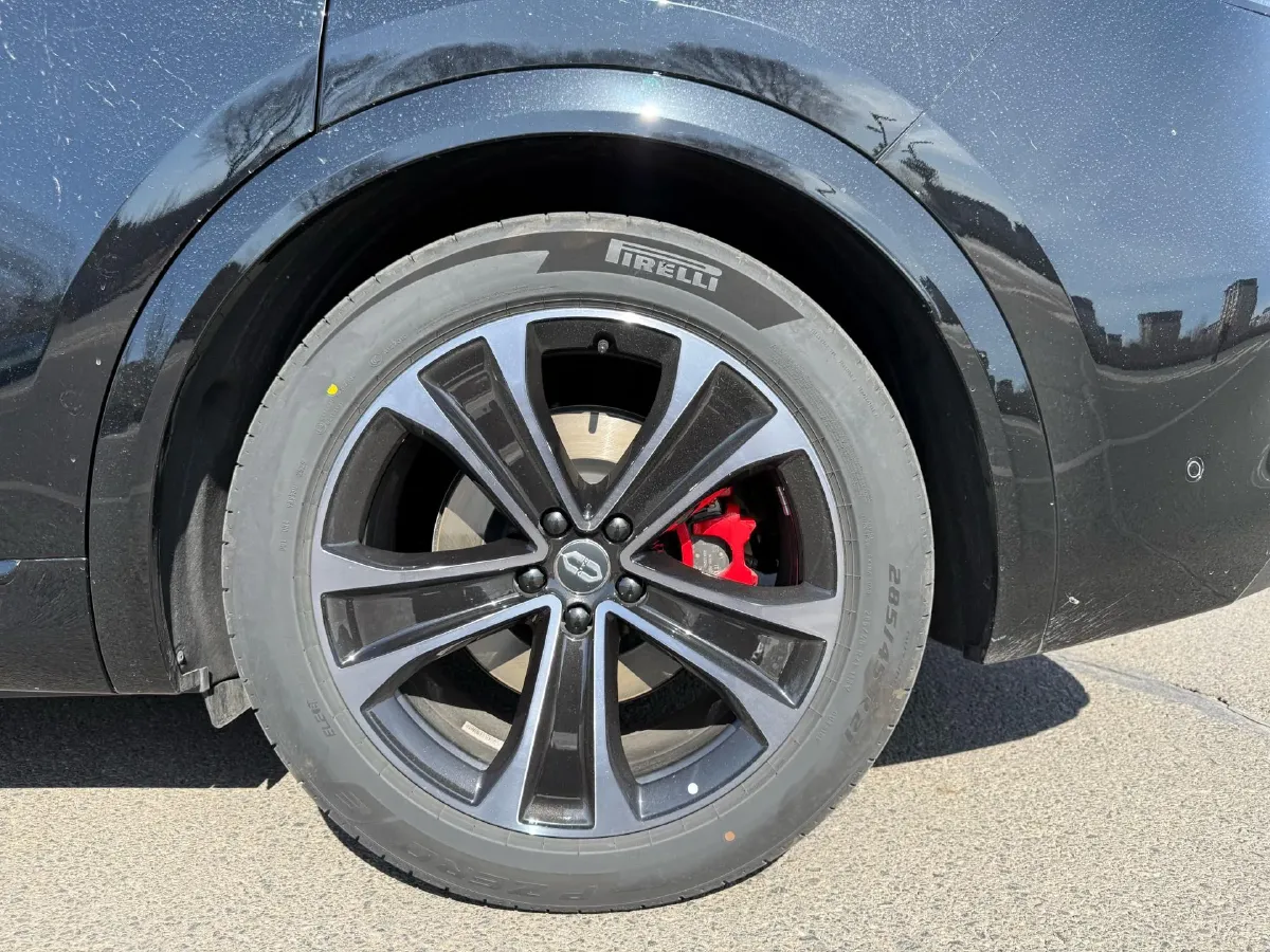 2025 AITO AITO M8 REEV 160HP REEV 53.4KWH,autocango,china used car exporter,china ev exporter,chinese used car exporter,chinese used ev exporter