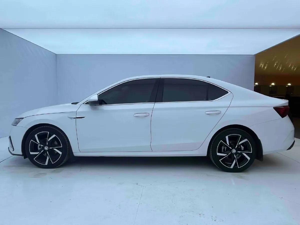 2022 Skoda Octavia 1.4T 150HP L4 7DCT,autocango,china used car exporter,china ev exporter,chinese used car exporter,chinese used ev exporter