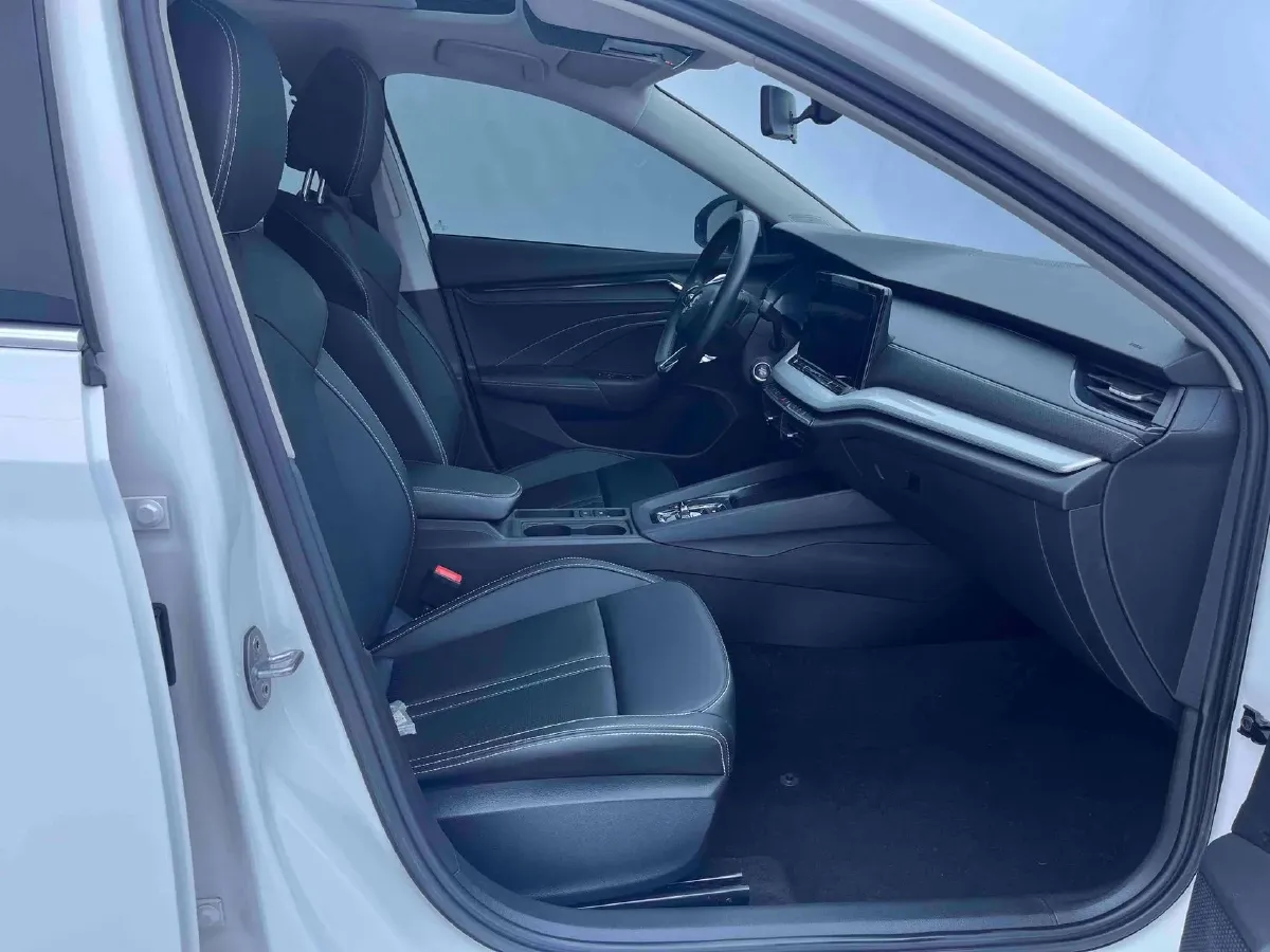 2022 Skoda Octavia 1.4T 150HP L4 7DCT,autocango,china used car exporter,china ev exporter,chinese used car exporter,chinese used ev exporter