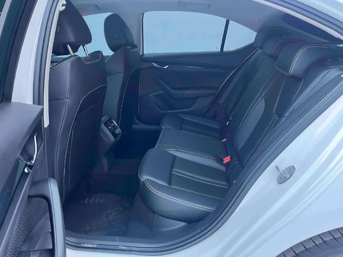 2022 Skoda Octavia 1.4T 150HP L4 7DCT,autocango,china used car exporter,china ev exporter,chinese used car exporter,chinese used ev exporter