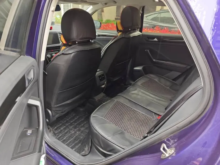 2022 Volkswagen T-Roc 1.4T 150HP L4 7DCT,autocango,china used car exporter,china ev exporter,chinese used car exporter,chinese used ev exporter