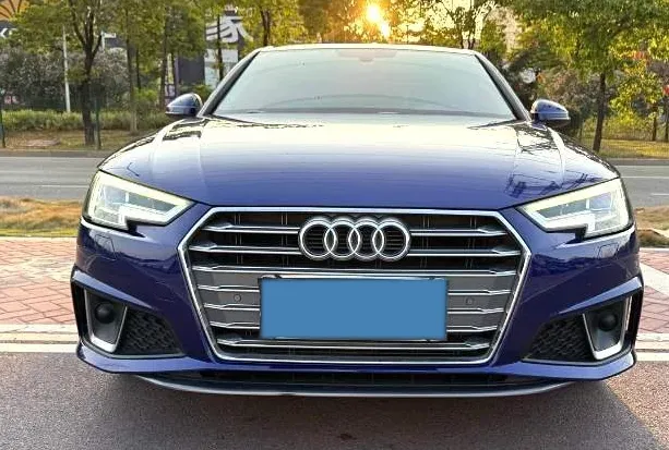 2019 Audi A4L 2.0T 190HP L4 7DCT,autocango,china used car exporter,china ev exporter,chinese used car exporter,chinese used ev exporter