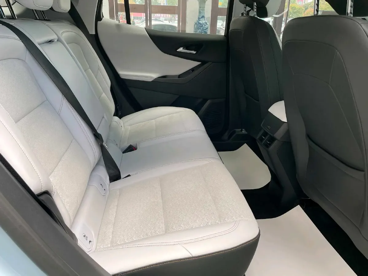 2024 Chevrolet EquinoxPlus 1.5T 180HP L4 2DHT PHEV 24.4KWH,autocango,china used car exporter,china ev exporter,chinese used car exporter,chinese used ev exporter