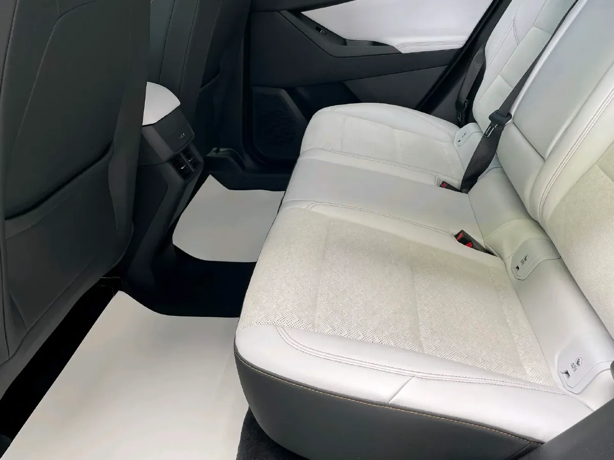 2024 Chevrolet EquinoxPlus 1.5T 180HP L4 2DHT PHEV 24.4KWH,autocango,china used car exporter,china ev exporter,chinese used car exporter,chinese used ev exporter