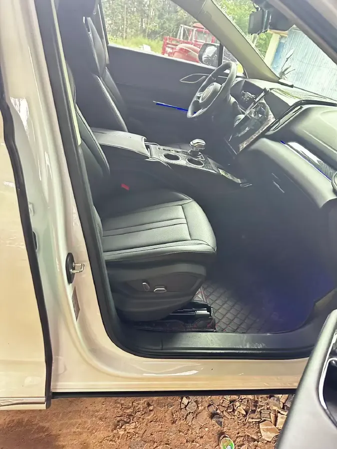 2024 HongQi HS3 1.5T 169HP L4 7DCT,autocango,china used car exporter,china ev exporter,chinese used car exporter,chinese used ev exporter