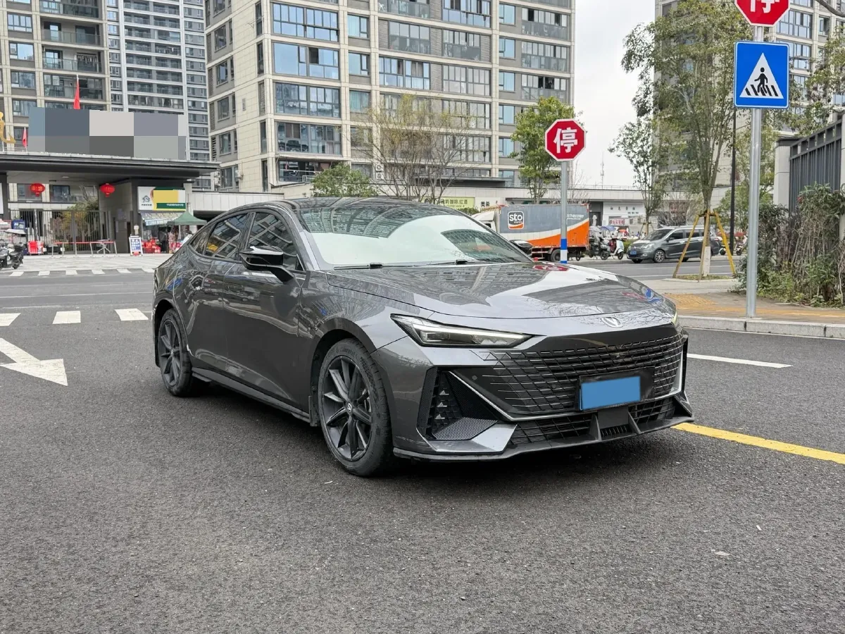 2022 ChangAn UNI-V 1.5T 188HP L4 7DCT,autocango,china used car exporter,china ev exporter,chinese used car exporter,chinese used ev exporter