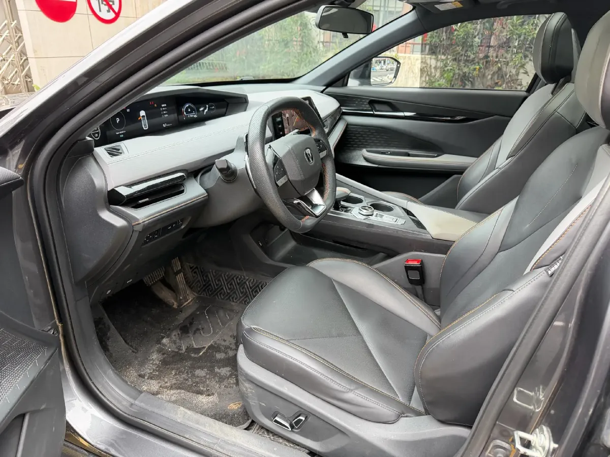 2022 ChangAn UNI-V 1.5T 188HP L4 7DCT,autocango,china used car exporter,china ev exporter,chinese used car exporter,chinese used ev exporter