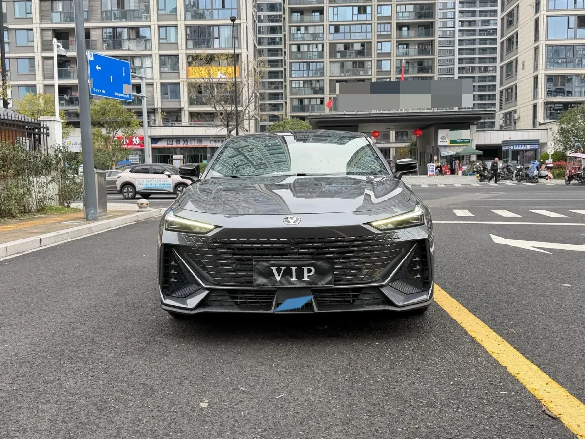 2022 ChangAn UNI-V 1.5T 188HP L4 7DCT,autocango,china used car exporter,china ev exporter,chinese used car exporter,chinese used ev exporter