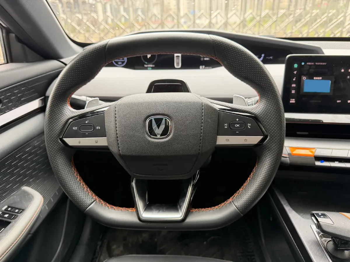 2022 ChangAn UNI-V 1.5T 188HP L4 7DCT,autocango,china used car exporter,china ev exporter,chinese used car exporter,chinese used ev exporter