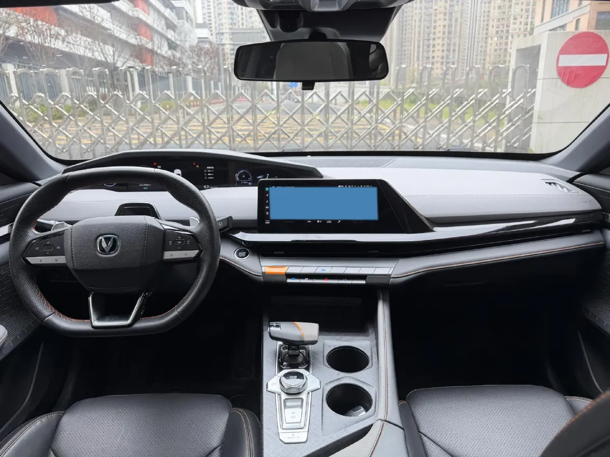 2022 ChangAn UNI-V 1.5T 188HP L4 7DCT,autocango,china used car exporter,china ev exporter,chinese used car exporter,chinese used ev exporter