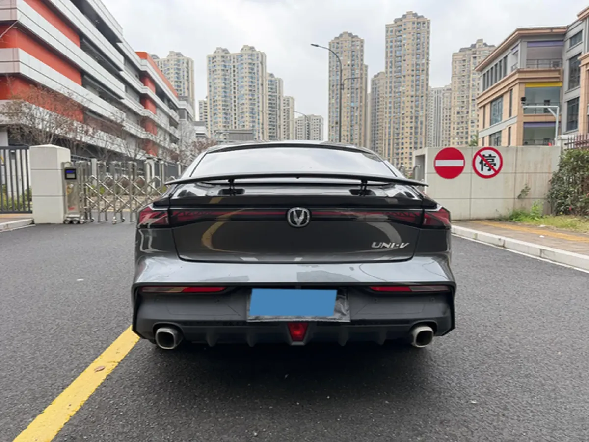 2022 ChangAn UNI-V 1.5T 188HP L4 7DCT,autocango,china used car exporter,china ev exporter,chinese used car exporter,chinese used ev exporter