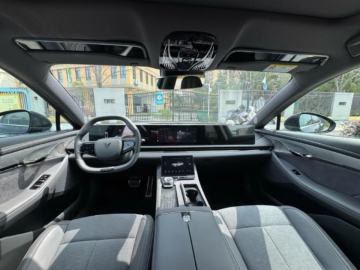 2024 Voyah ZhuiGuang 1.5T 136HP L4 PHEV 43KWH,autocango,china used car exporter,china ev exporter,chinese used car exporter,chinese used ev exporter