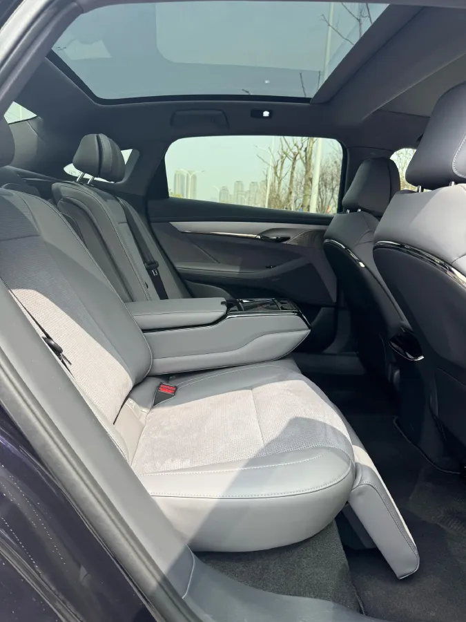 2024 Voyah ZhuiGuang 1.5T 136HP L4 PHEV 43KWH,autocango,china used car exporter,china ev exporter,chinese used car exporter,chinese used ev exporter