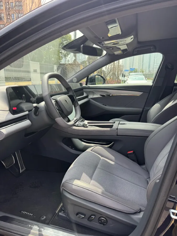 2024 Voyah ZhuiGuang 1.5T 136HP L4 PHEV 43KWH,autocango,china used car exporter,china ev exporter,chinese used car exporter,chinese used ev exporter