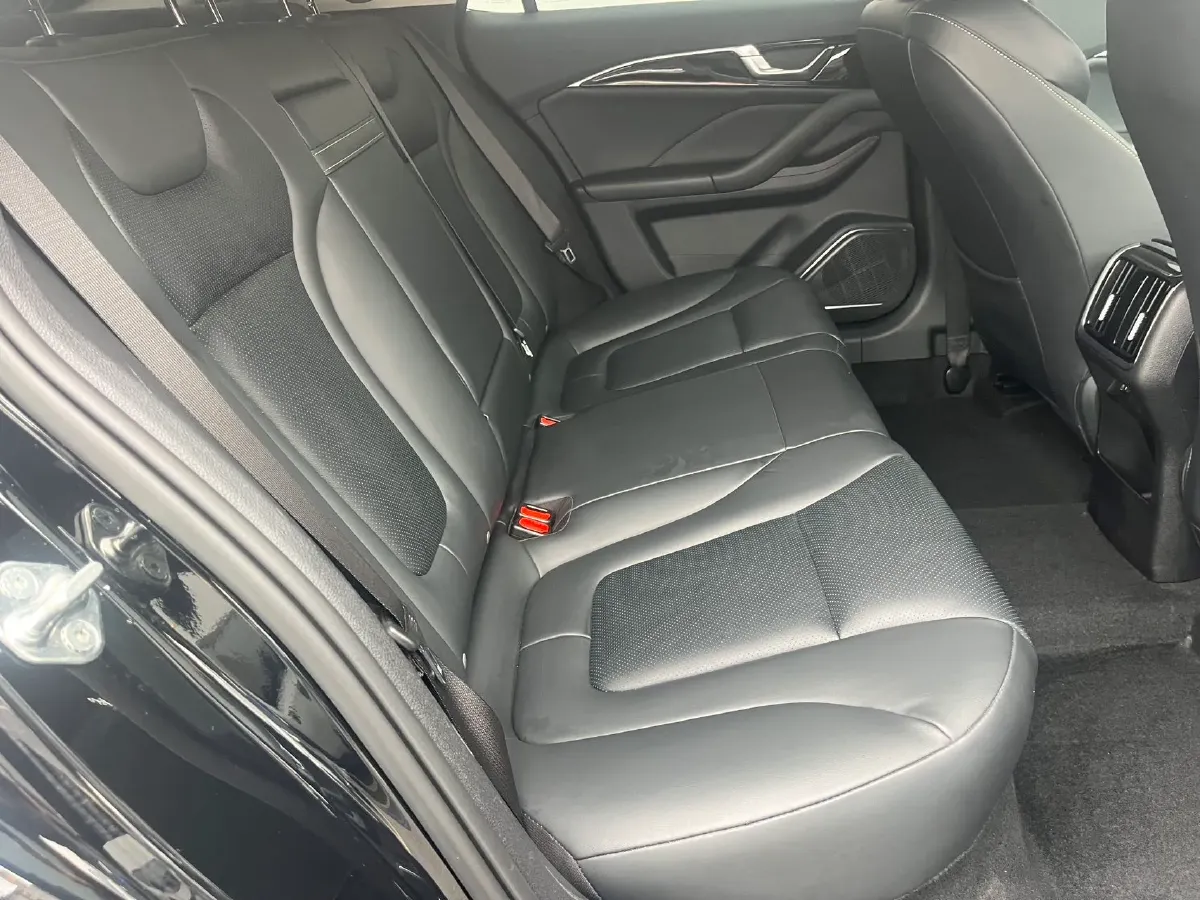 2023 Bestune B70 1.5T 169HP L4 7DCT,autocango,china used car exporter,china ev exporter,chinese used car exporter,chinese used ev exporter