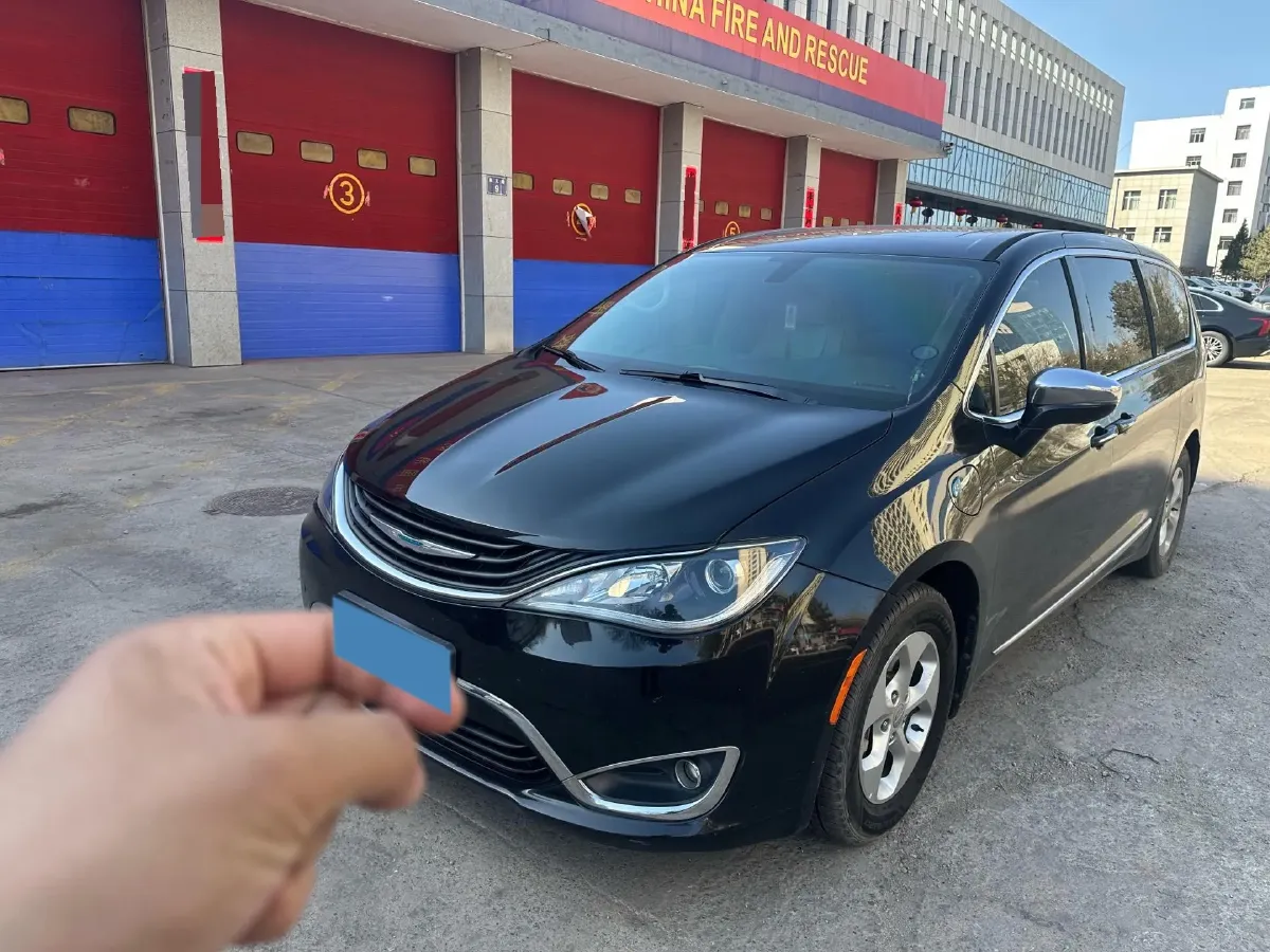 2018 Chrysler Pacifica 3.6L 245HP V6 E-CVT PHEV 16KWH,autocango,china used car exporter,china ev exporter,chinese used car exporter,chinese used ev exporter