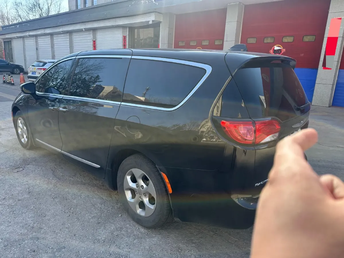 2018 Chrysler Pacifica 3.6L 245HP V6 E-CVT PHEV 16KWH,autocango,china used car exporter,china ev exporter,chinese used car exporter,chinese used ev exporter