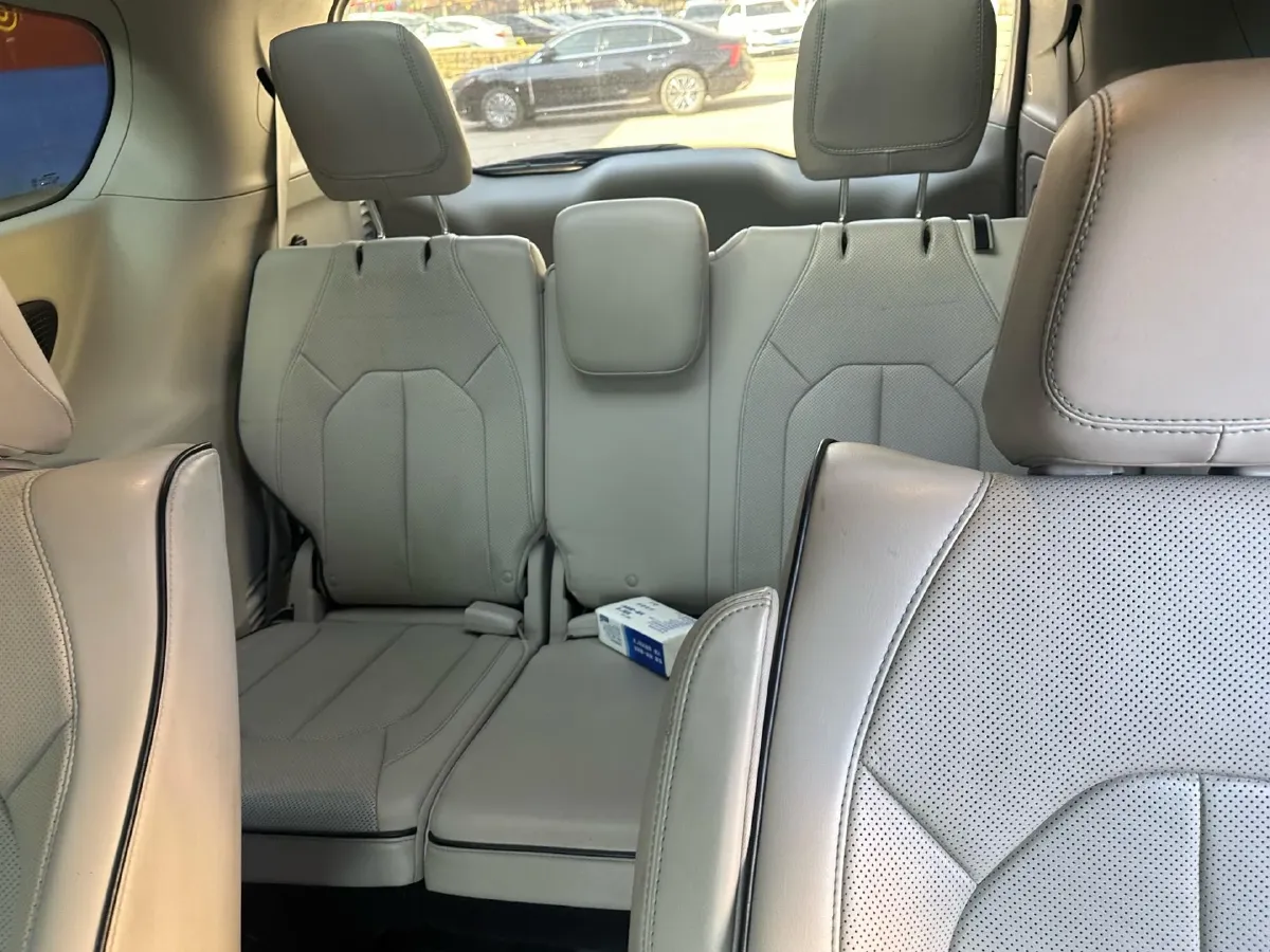 2018 Chrysler Pacifica 3.6L 245HP V6 E-CVT PHEV 16KWH,autocango,china used car exporter,china ev exporter,chinese used car exporter,chinese used ev exporter