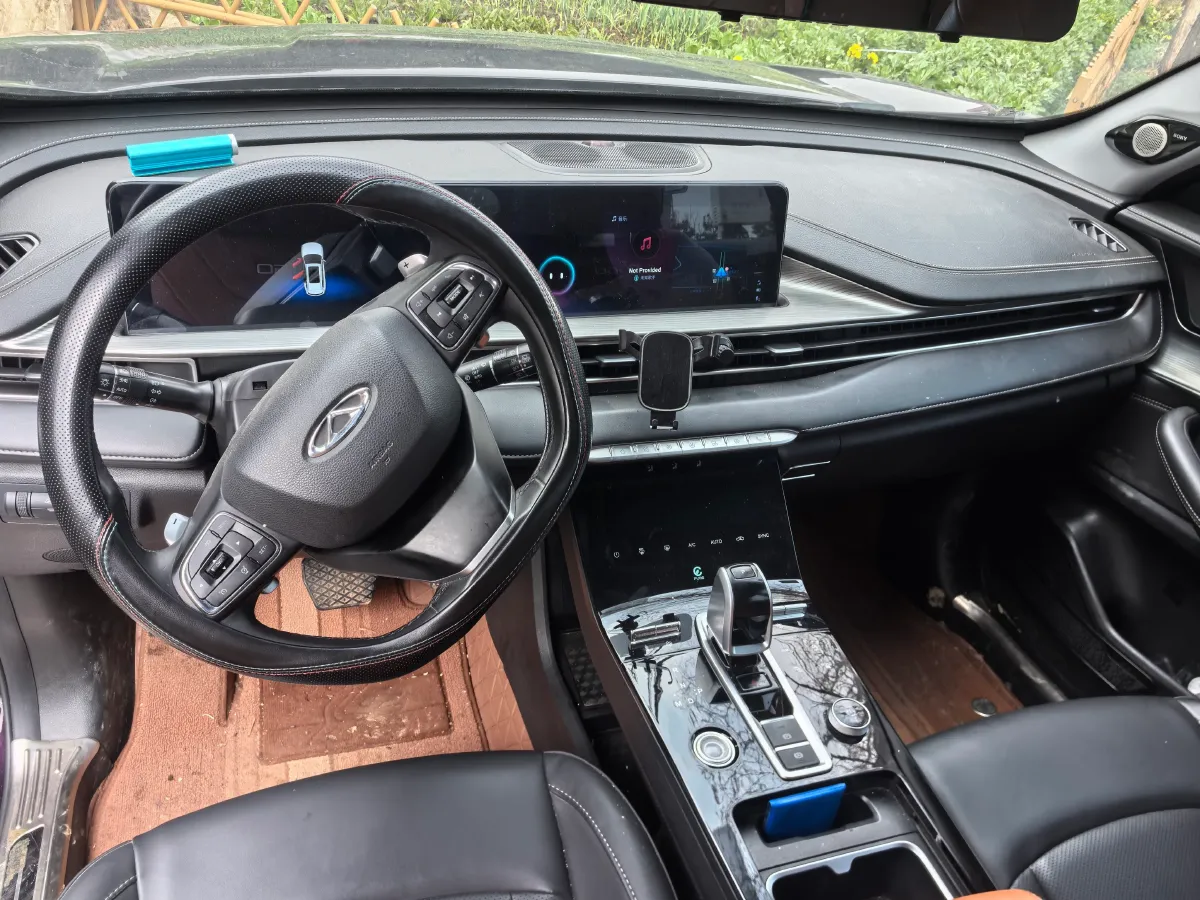 2022 Chery Tiggo 8 Plus 1.6T 197HP L4 7DCT,autocango,china used car exporter,china ev exporter,chinese used car exporter,chinese used ev exporter