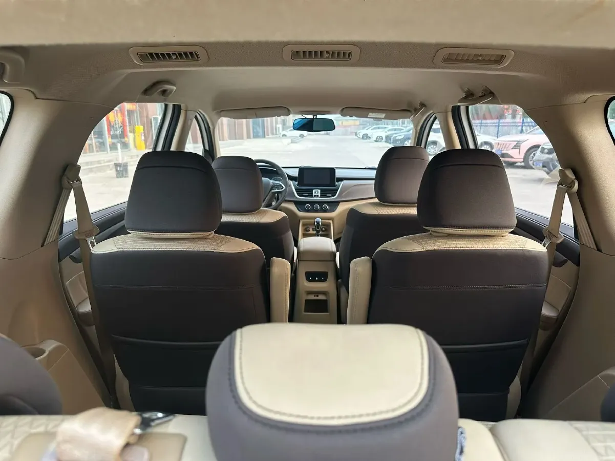 2017 BaoJun 730 1.5T 150HP L4 6MT,autocango,china used car exporter,china ev exporter,chinese used car exporter,chinese used ev exporter