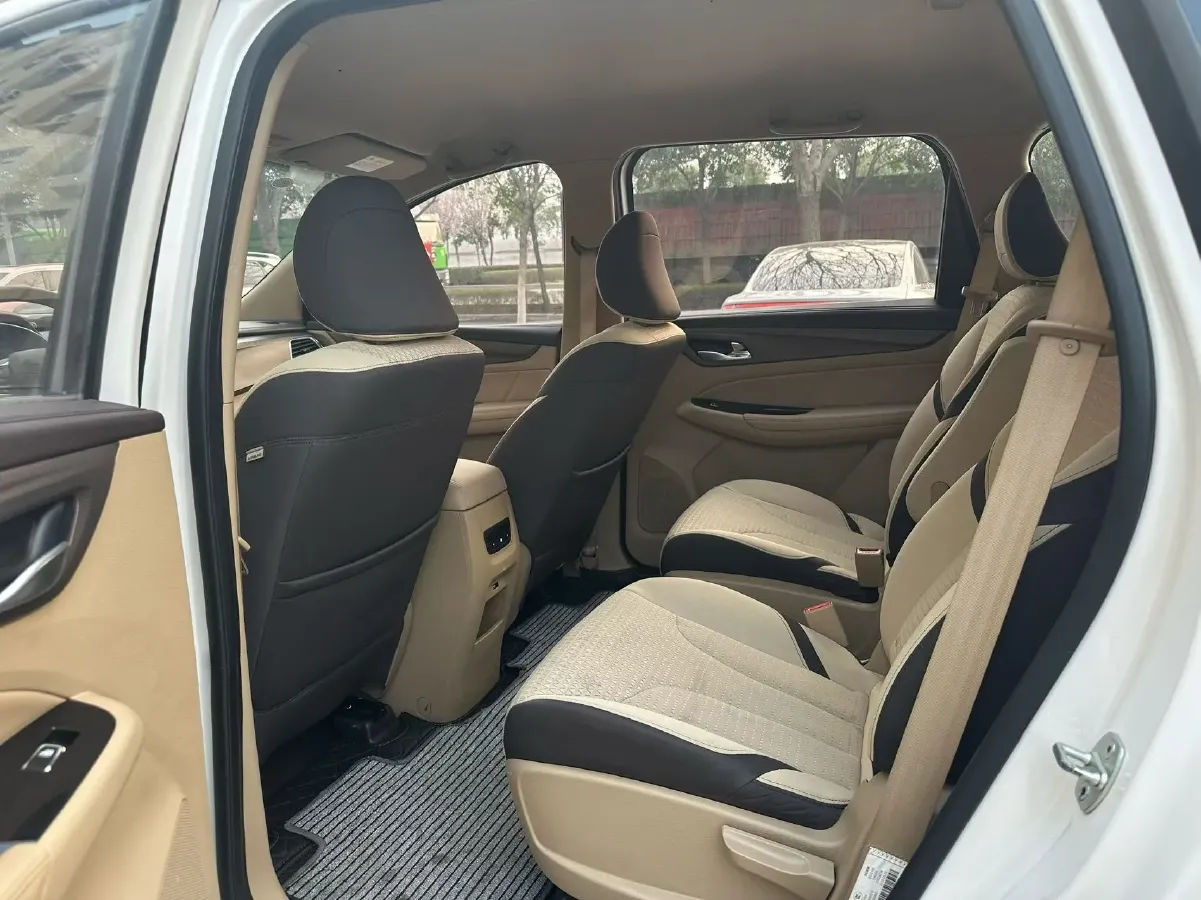 2017 BaoJun 730 1.5T 150HP L4 6MT,autocango,china used car exporter,china ev exporter,chinese used car exporter,chinese used ev exporter