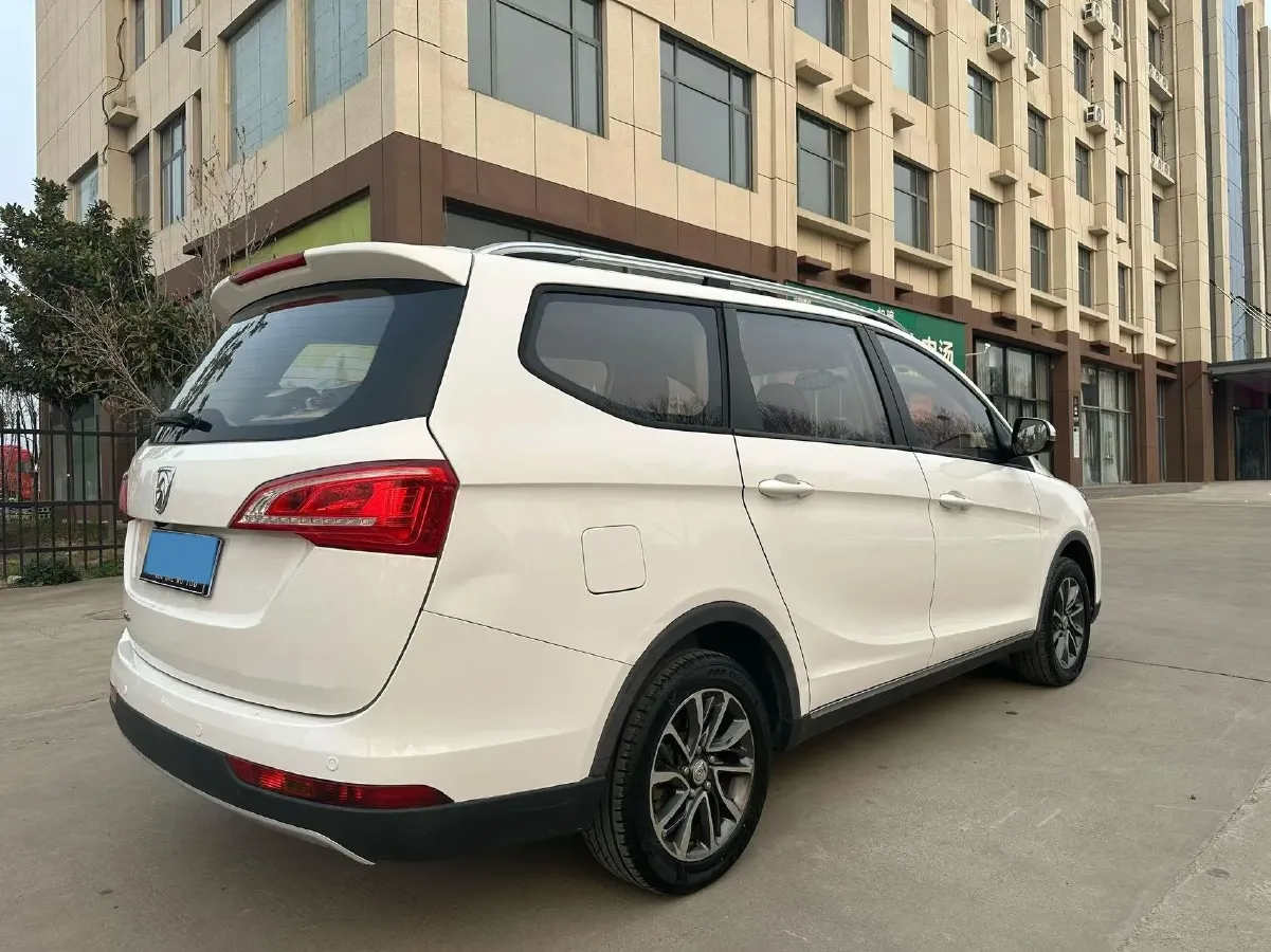 2017 BaoJun 730 1.5T 150HP L4 6MT,autocango,china used car exporter,china ev exporter,chinese used car exporter,chinese used ev exporter