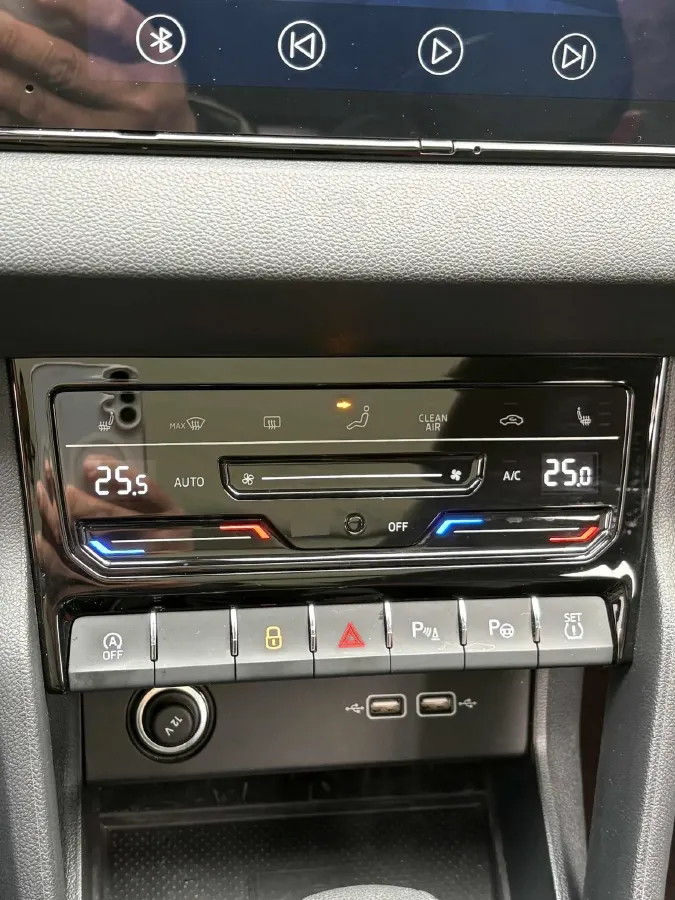 2022 Skoda Karoq 1.4T 150HP L4 7DCT,autocango,china used car exporter,china ev exporter,chinese used car exporter,chinese used ev exporter