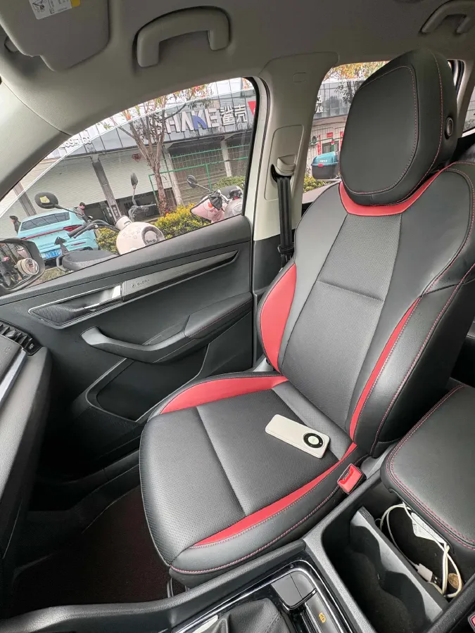 2022 Skoda Karoq 1.4T 150HP L4 7DCT,autocango,china used car exporter,china ev exporter,chinese used car exporter,chinese used ev exporter