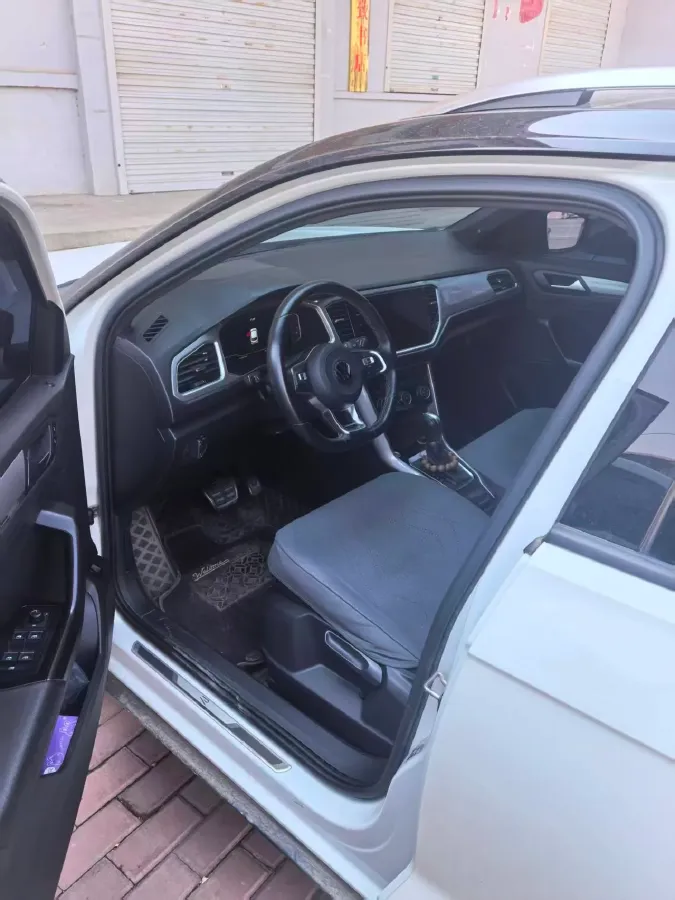 2021 Volkswagen T-Roc 1.4T 150HP L4 7DCT,autocango,china used car exporter,china ev exporter,chinese used car exporter,chinese used ev exporter