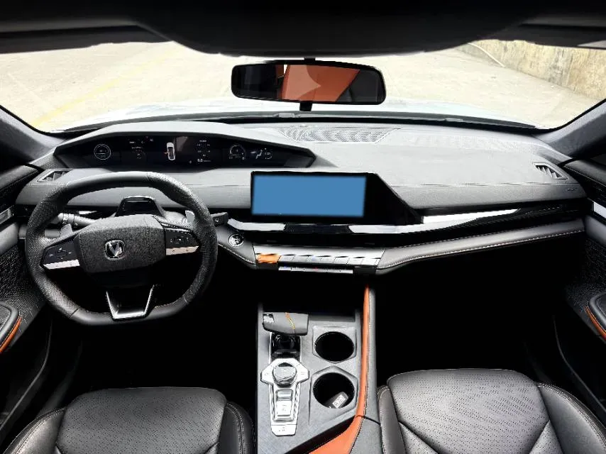 2023 ChangAn UNI-V 1.5T 188HP L4 7DCT,autocango,china used car exporter,china ev exporter,chinese used car exporter,chinese used ev exporter