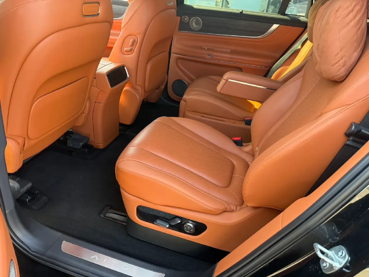 2024 AITO AITO M9 1.5T 152HP L4 REEV 42KWH,autocango,china used car exporter,china ev exporter,chinese used car exporter,chinese used ev exporter