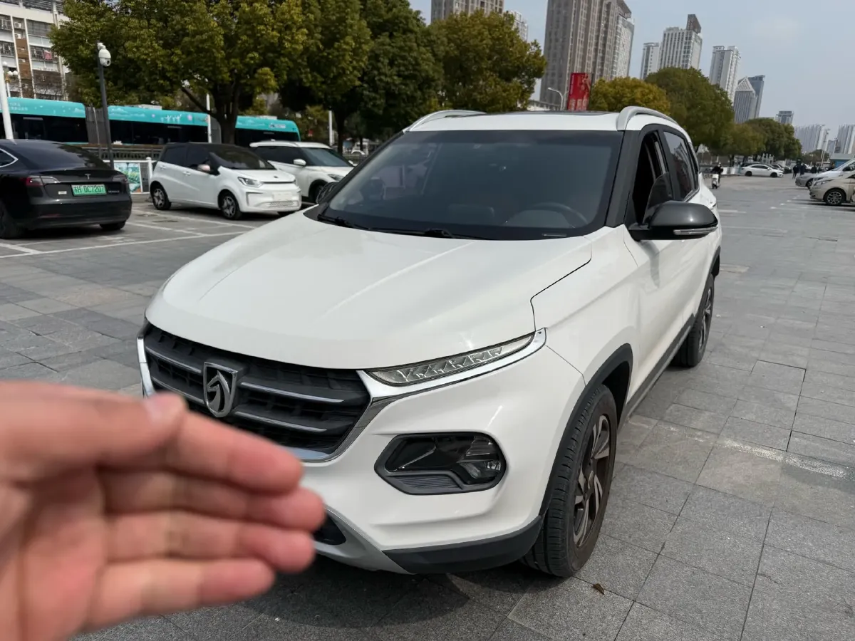 2017 HaiMa S5 Young Edition 1.6L 122HP L4 5MT,autocango,china used car exporter,china ev exporter,chinese used car exporter,chinese used ev exporter